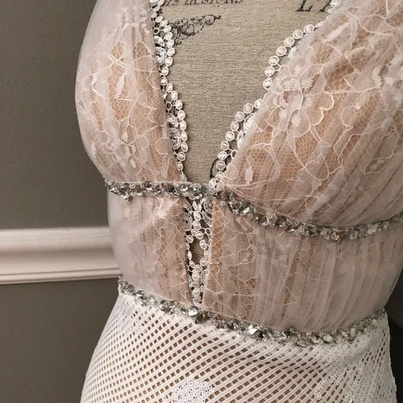 NEW JOVANI SZ 4 IVORY NUDE ILLUSION LACE BEADED FORMAL EVENING GOWN - Picture 5 of 16